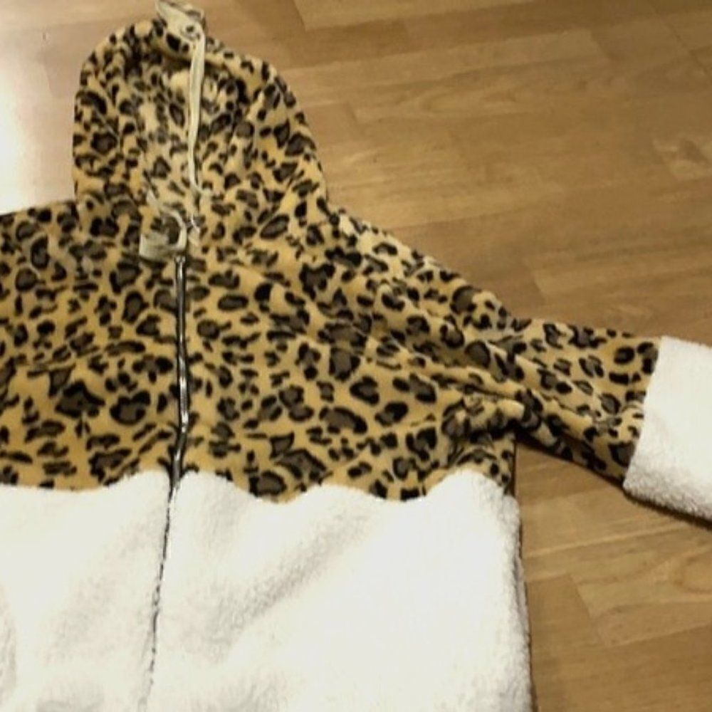 🆕🆕 NEW Color Block Leopard Pattern Jacket🆕🆕